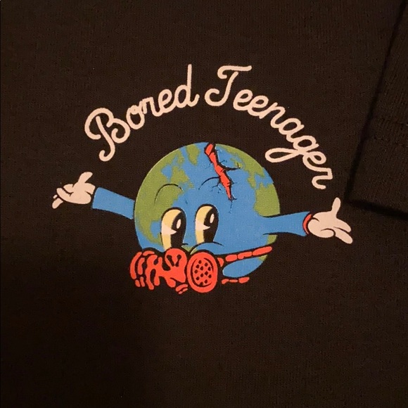 bored teenager black t shirt - Picture 2 of 6